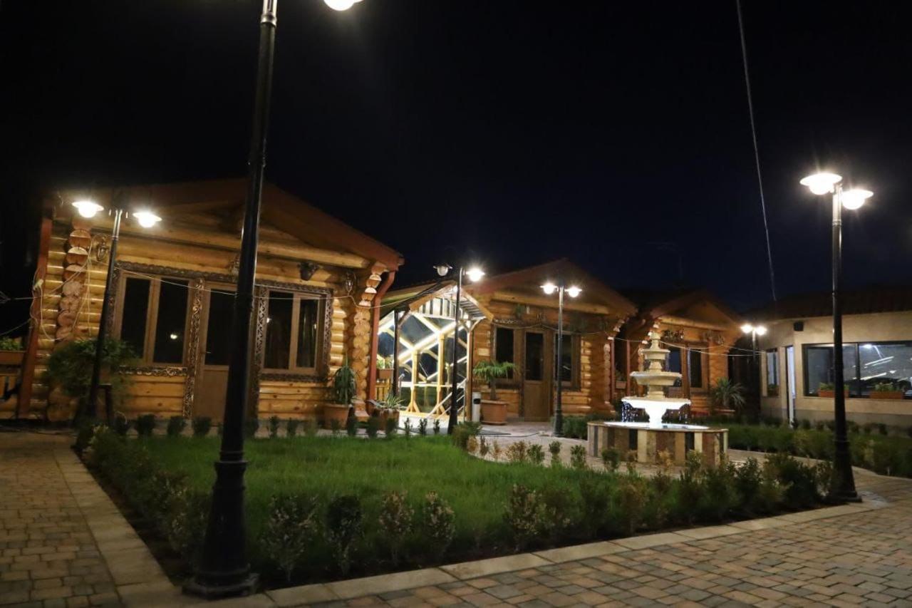 Tnak Hotel 耶烈万 外观 照片