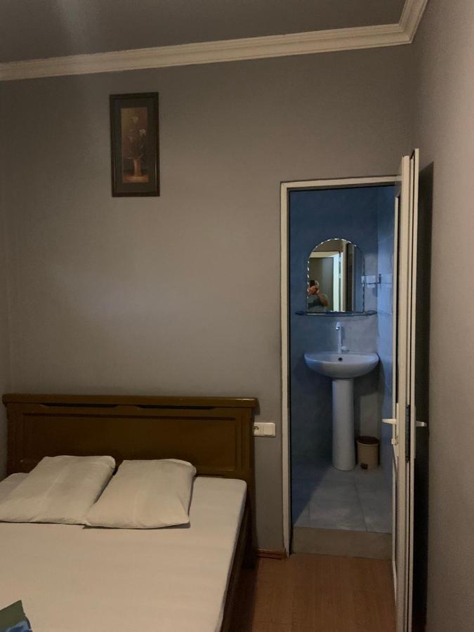 Tnak Hotel 耶烈万 外观 照片