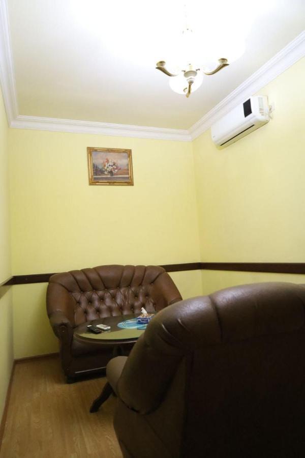Tnak Hotel 耶烈万 外观 照片