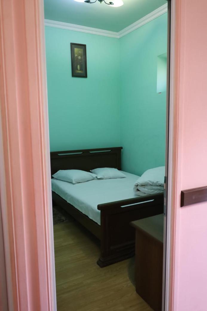 Tnak Hotel 耶烈万 外观 照片